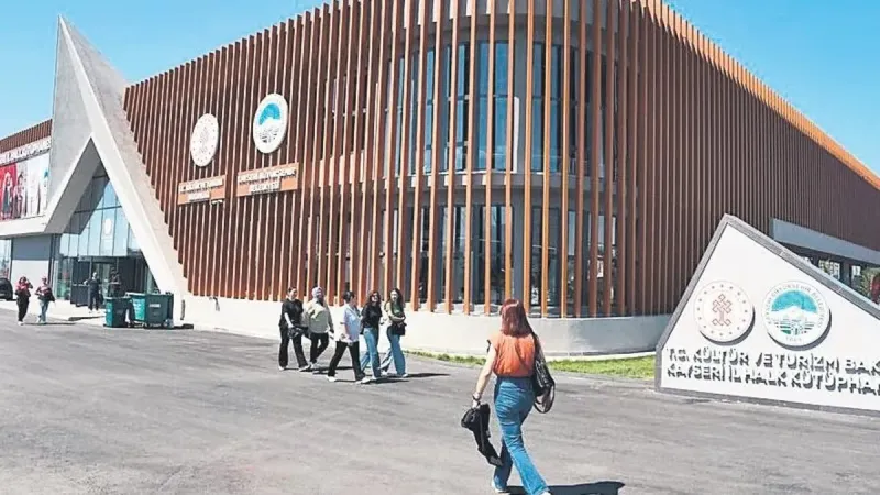 38.7 milyon kitap âşığı kütüphanelere akın ediyor