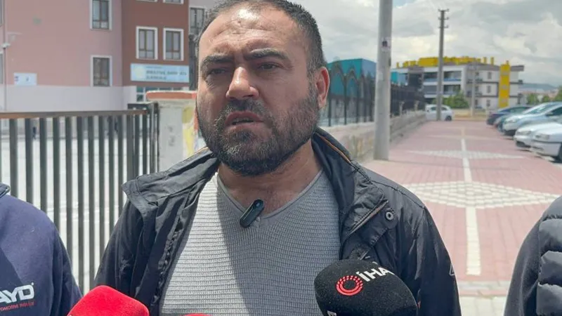 Arkadaşı tarafından boğazı sıkılan Yusuf'un babası: Oğlum hayata tutunmaya çalışıyor