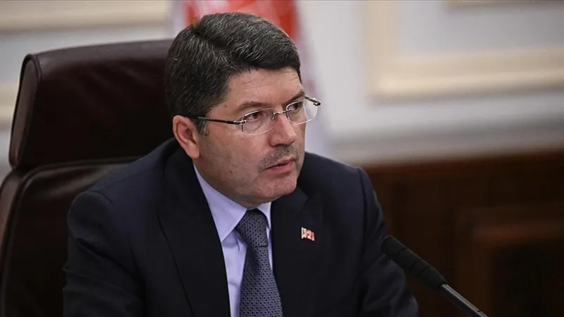 Tunç'tan Özel'e Sert Yanıt: AK Gençlik Hedefte Mi?