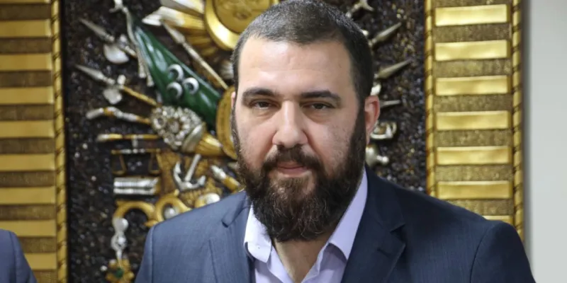 Biri salça satar biri para toplar! Abdülhamit'in sahte diplomalı torunu bakın ne kadar istemiş