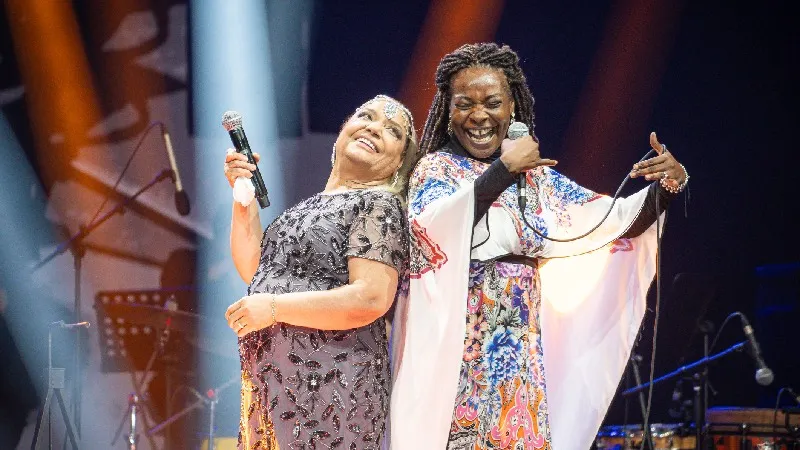 Buika ve Kibariye, İstanbul'da müzikseverlerle buluştu