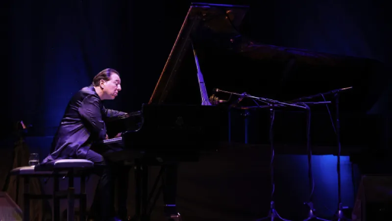 Fazıl Say'dan İznik'e Müzik Ziyafeti: "İznik Türküsü" ile Büyülendik!