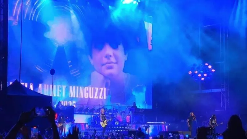 Guns N’ Roses'tan İstanbul konserinde anlamlı hareket: 'Cennetin kapısı' Mattia Ahmet için çalındı