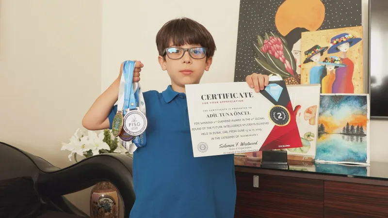 7 Yaşında Dünya Şampiyonu! Türk Çocuktan Akıl Almaz Matematik Başarısı