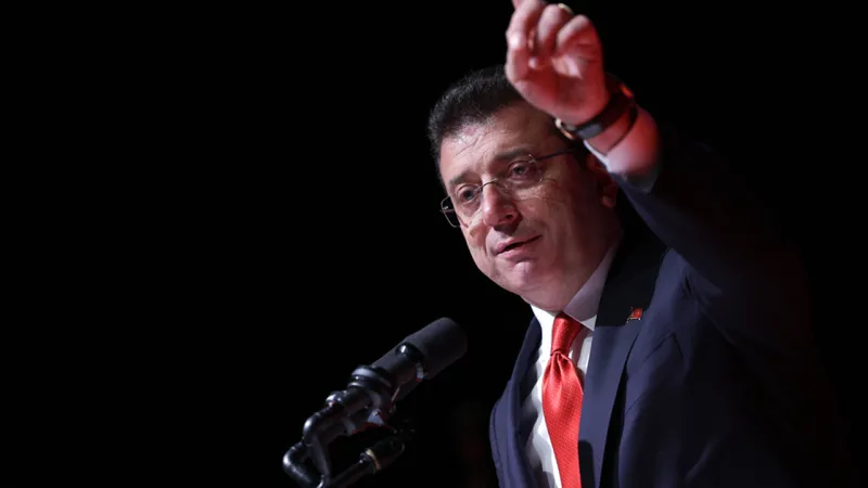 İmamoğlu: Ailelerin namusuna yönelik saldırı, demokrasi tarihimize bir kara leke olarak geçmiştir