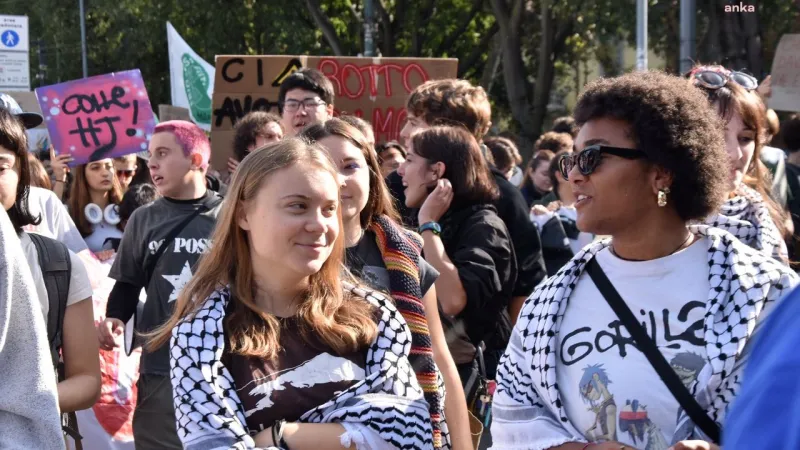 İsrail, aktivist Greta Thunberg'in de içinde bulunduğu yardım gemisinin Gazze'ye yanaşmasına izin vermeyecek