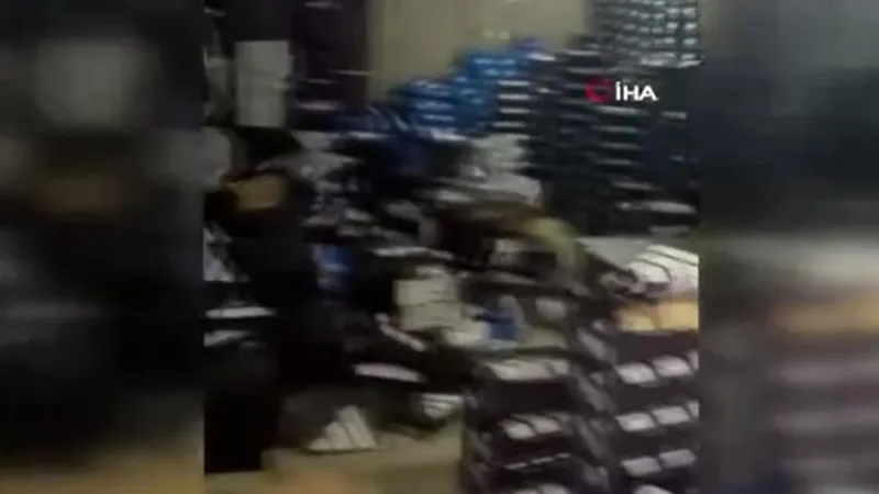 İstanbul'da Ayakkabı TIR'ı Kabusu! Şoför Oyunu Bozdu!