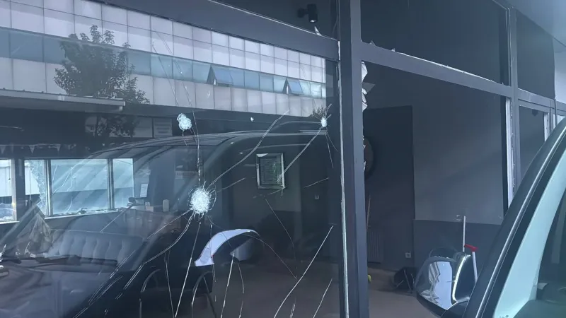 Bağcılar'da Oto Galeriye Bomba! Neler Oluyor?