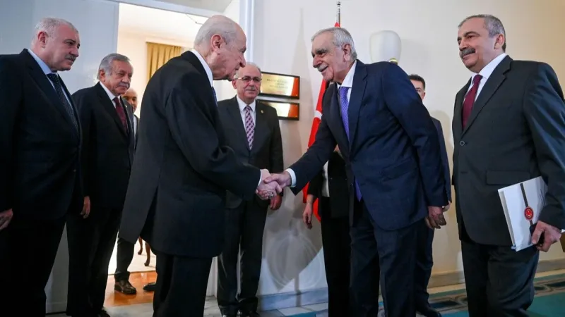 Bahçeli'den Fesih Sürprizi: Tomurcuklar Çiçek Açtı! Şok Yorum