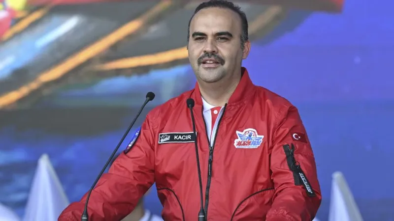 Kacır'dan KKTC'ye Bilişim Adası Müjdesi! Teknoloji Devrimi Başlıyor