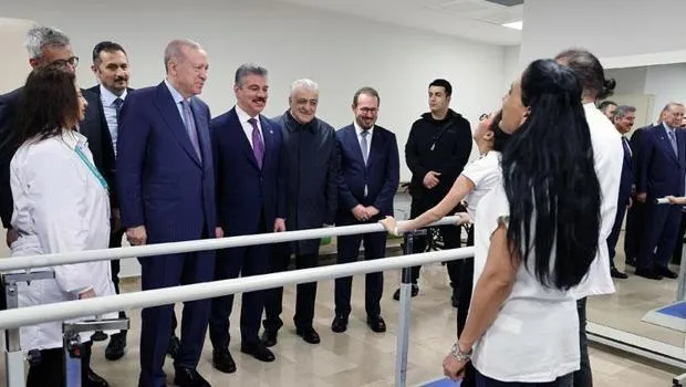 Erdoğan'dan Hastanede Duygulandıran Ziyaret! Ne Konuşuldu?