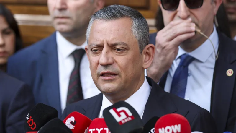 Özgür Özel'den İmamoğlu Sürprizi! Ziyaretin Şifreleri Çözüldü Mü?