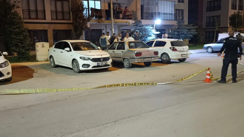 Elazığ'da Kanlı Hesaplaşma! Muhtarın Arabası Kurşunlandı, 2 Yaralı