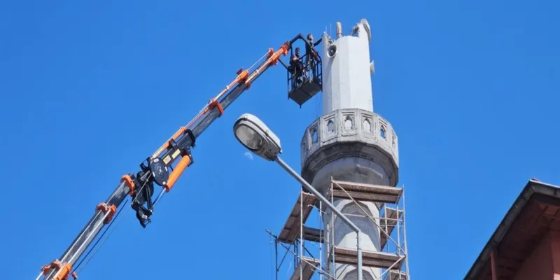 Zonguldak'ta Cami Minaresi Tehlikede! Yıkım Başladı!