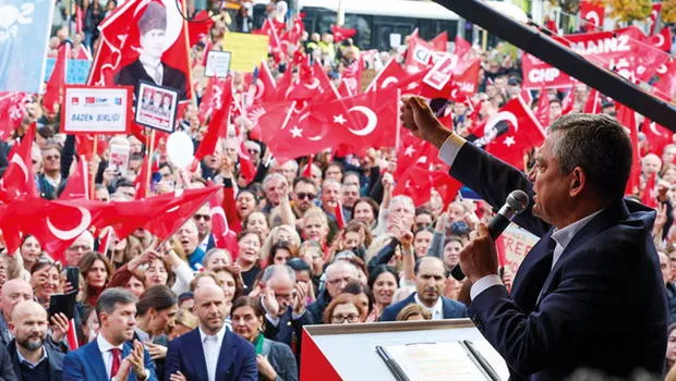 Özgür Özel'den Brüksel'de Sert Sözler: Kimleri Not Ediyor?