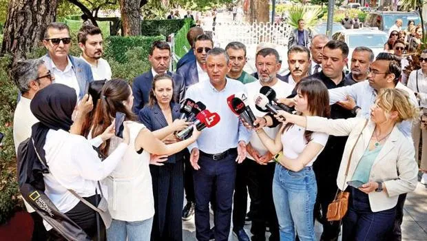 Özgür Özel'den Umut Veren Açıklama: Siyasete Yeni Bir Yön Mü?