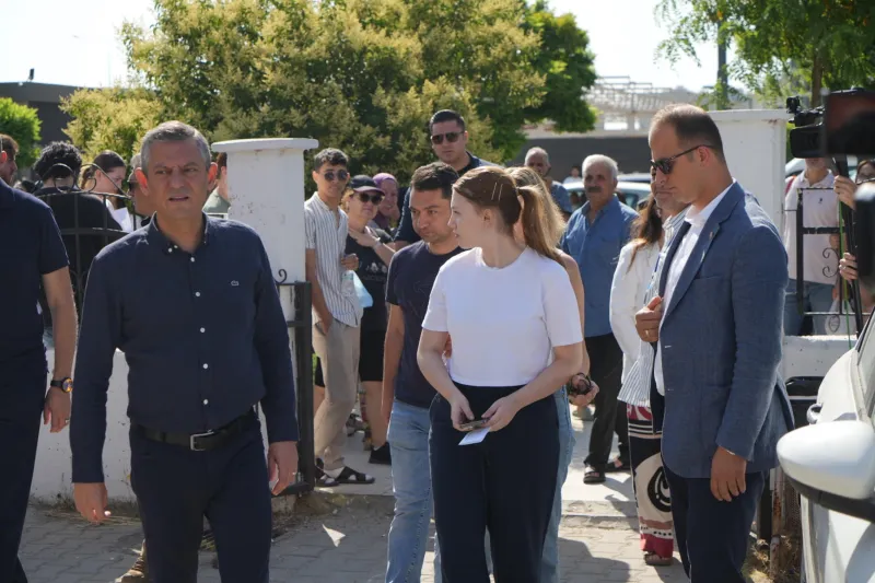 Özgür Özel, Nehir Zeyrek'i yine yalnız bırakmadı