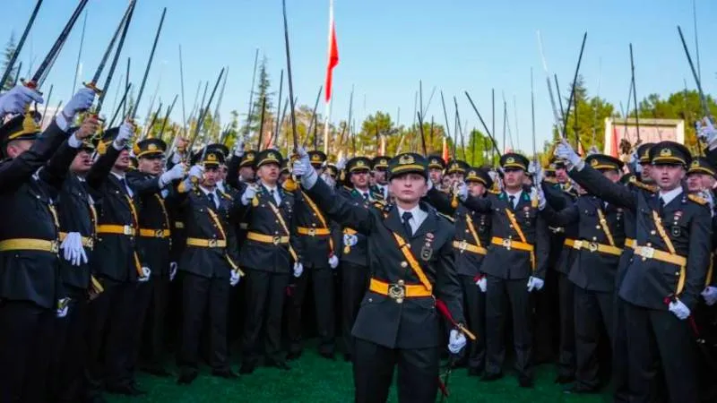 Teğmenler için 'sicil değişikliği' baskısı yapıldığı iddia edilmişti: Genelkurmay Başkanı Selçuk Bayraktaroğlu hakkında suç duyurusu