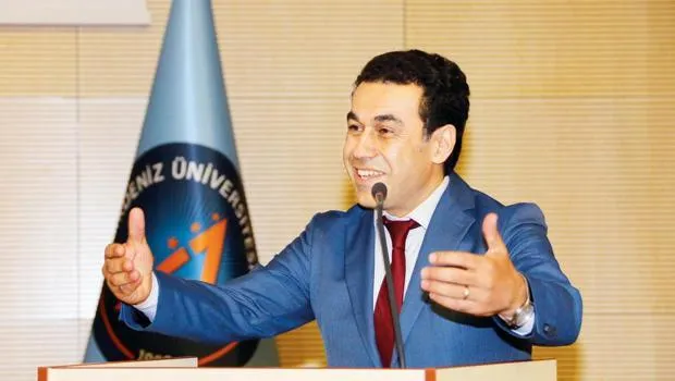 Üniversiteyi de devleti de öğrencileri de kandırdı... Profesör intihal