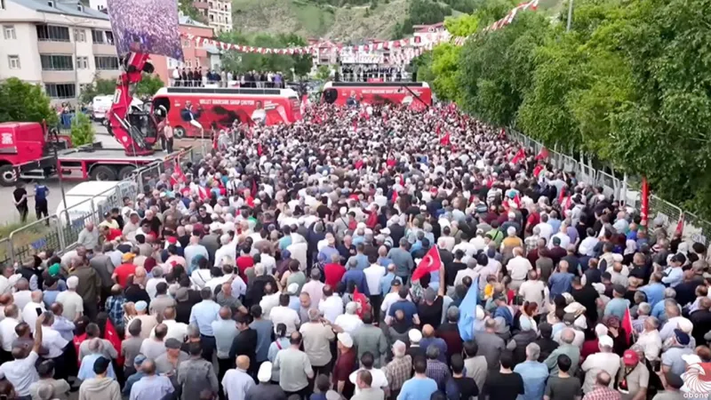 Özgür Özel'den Bayburt Çıkarması! CHP Mitingiyle Tarih Yazdı!